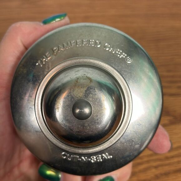 Pampered Chef Cut-N-Seal set of 2 - Picture 3 of 3